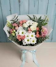 Букет цветов из:  Розы, Лизиантусы и Хризантемы в Химках