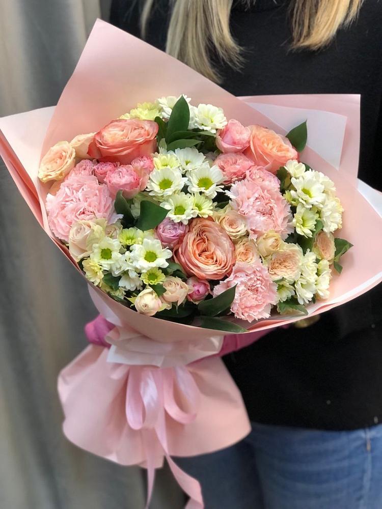 Букет нежные объятья в Химках Букет цветов из: Гвоздики, Розы и Хризантемы в Химках