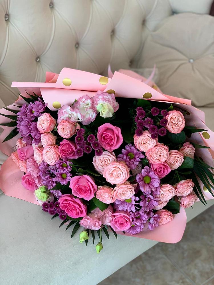 Букет Ваше величество в Химках Букет цветов из: Хризантемы, Розы и Лизиантусы в Химках