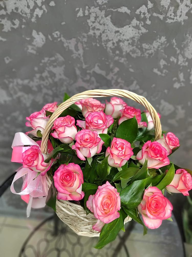 Композиция французская провинция в Химках Цветочная композиция из Розы в корзине в Химках