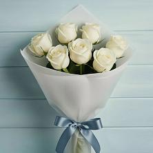 Букет 7 Белых роз Эдлесс Лав в Химках
