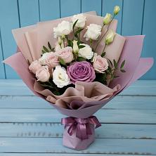 Букет цветов из:  Розы и Лизиантусы в Химках