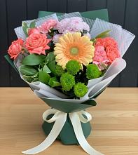 Букет цветов из:  Гвоздики, Розы, Герберы и Хризантемы #REPLACE_PRED# Химках