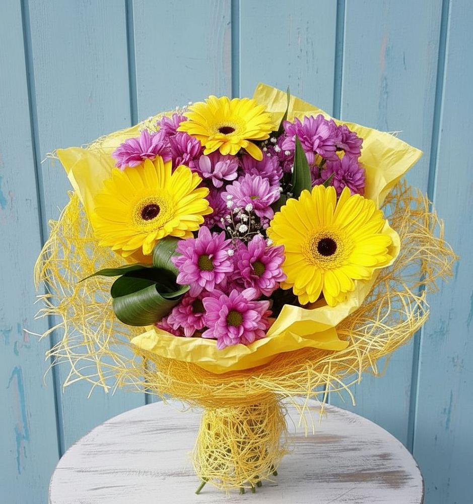 Букет цветов из: Хризантемы и Герберы в Химках