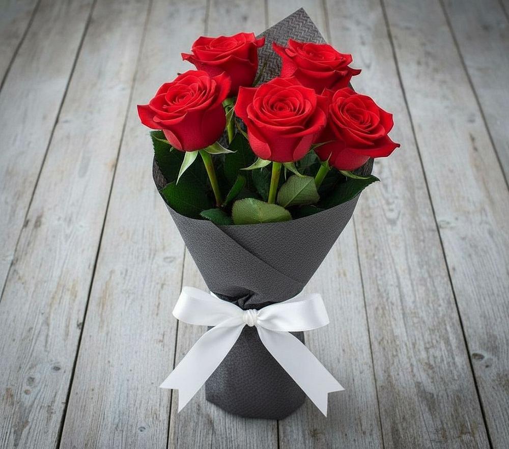 Букет 5 Красных роз Эдлесс Лав в Химках