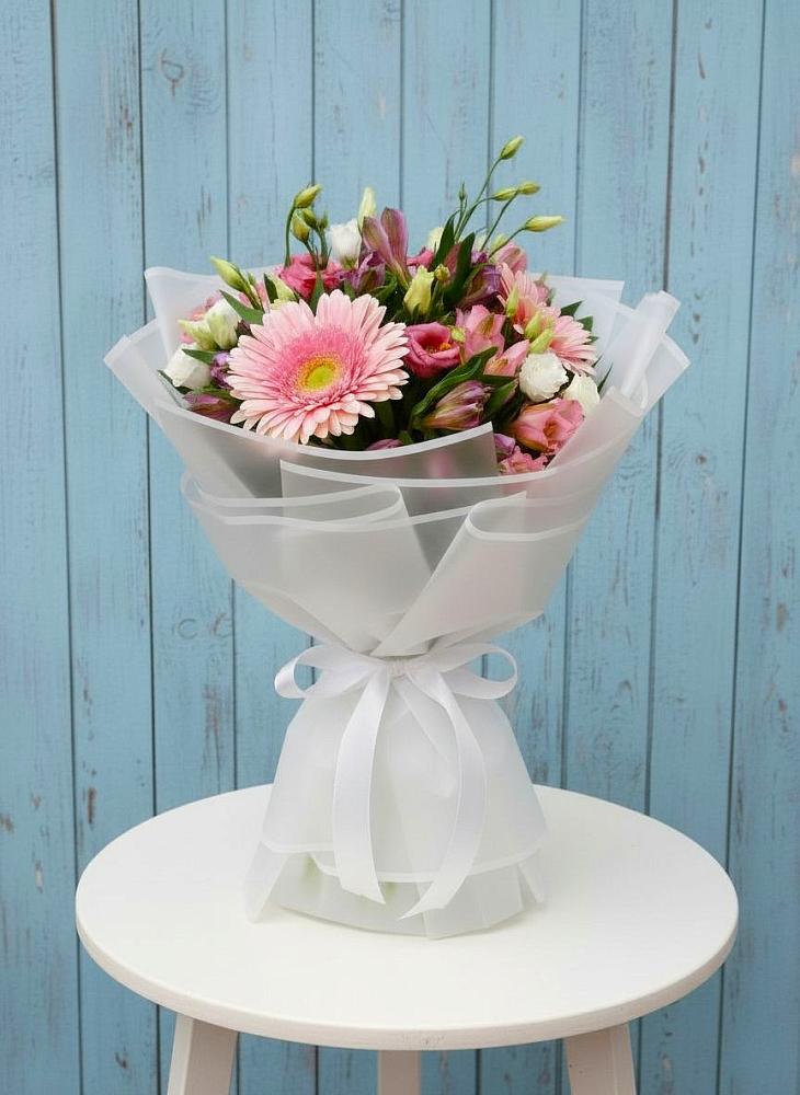 Букет цветов из: Герберы, Альстромерии и Лизиантусы в Химках