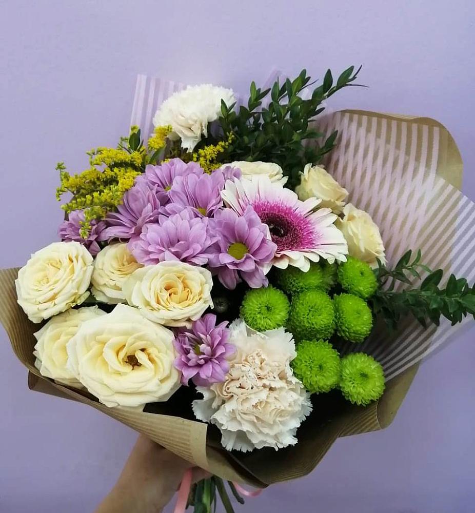 Букет магия в Химках Букет цветов из: Хризантемы, Розы, Гвоздики и Герберы в Химках