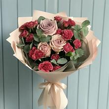 Букет цветов из:  Гвоздики и Розы в Химках