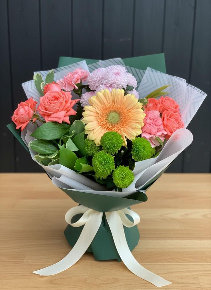Букет цветов из: Гвоздики, Розы, Герберы и Хризантемы в Химках