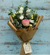 Букет цветов из:  Розы и Лизиантусы в Химках