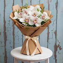 Букет цветов из:  Орхидеи и Розы в Химках